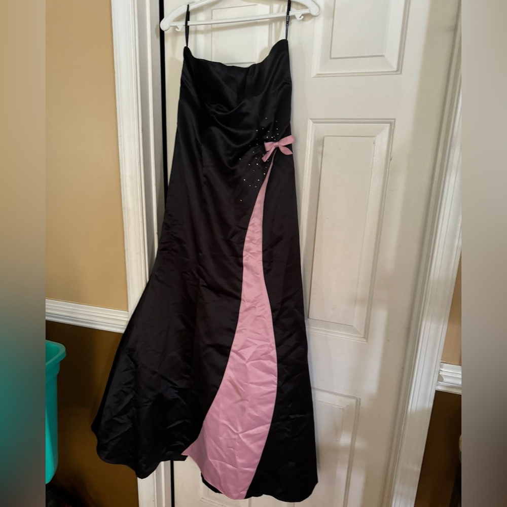 Black formal strapless dress